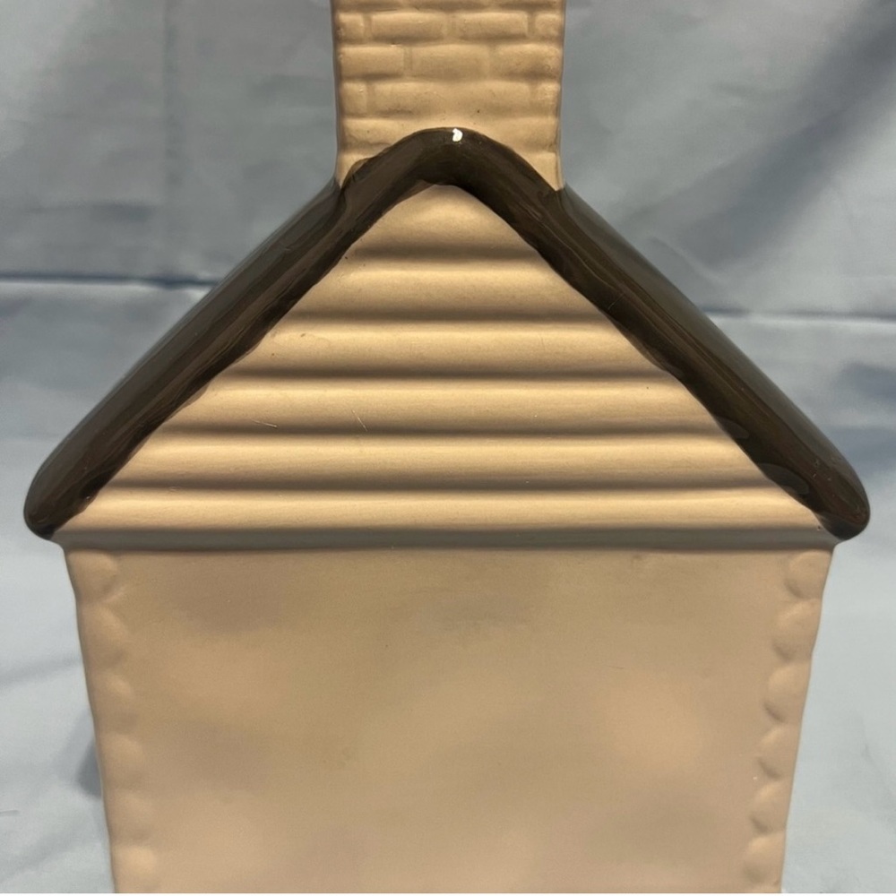 NIB Rae Dunn ceramic cabin - Picture 3 of 5